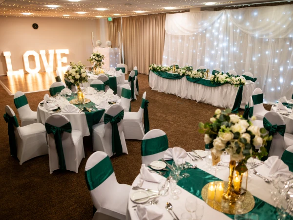 Five reasons why you should pick a weekday wedding
